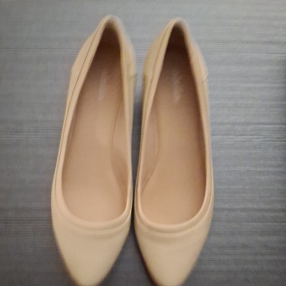 Abella Taupe wedges Like New